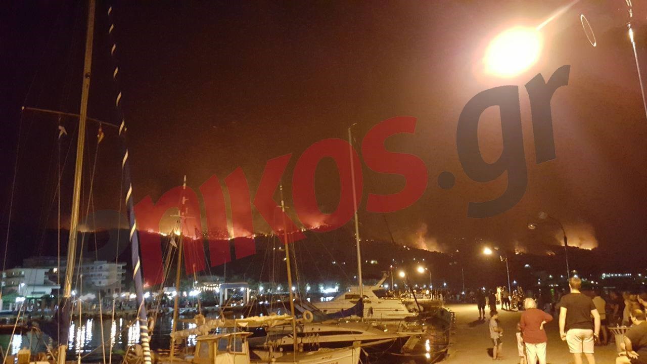 Σε πύρινο κλοιό ο Κάλαμος – Η μεγάλη φωτιά από το λιμάνι των Αγίων Αποστόλων – ΦΩΤΟ αναγνώστη