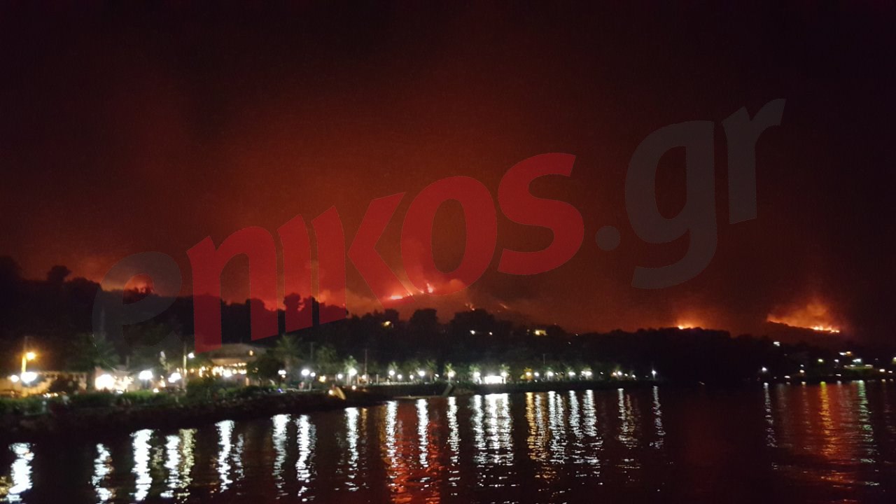 Συγκλονιστικές εικόνες από τη φωτιά που μαίνεται ανεξέλεγκτη στον Κάλαμο – ΦΩΤΟ αναγνώστη
