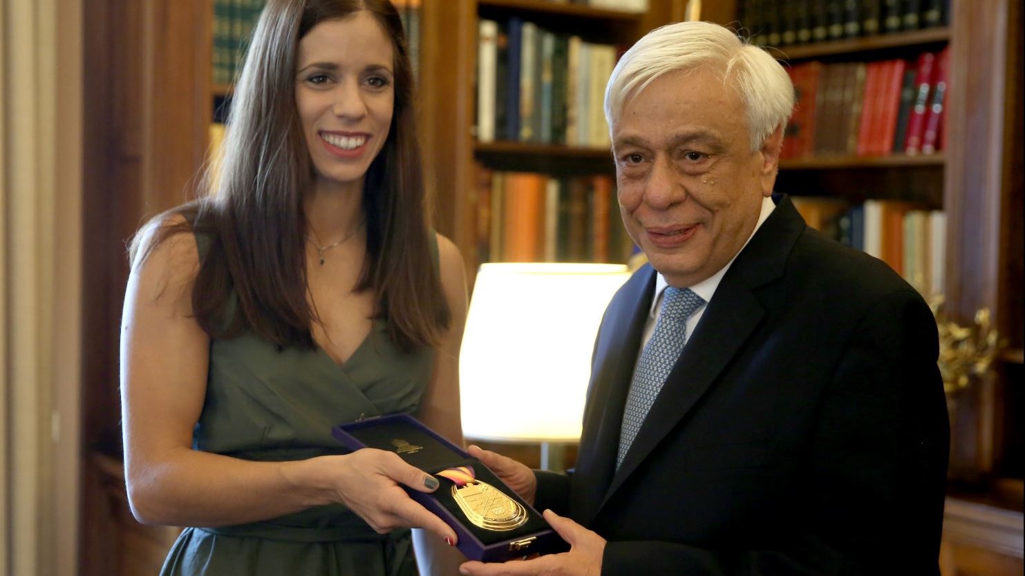 Παυλόπουλος σε Στεφανίδη: Η επίδοσή σου είναι ένα υπόδειγμα για τη γενιά σου και την κοινωνία – ΦΩΤΟ