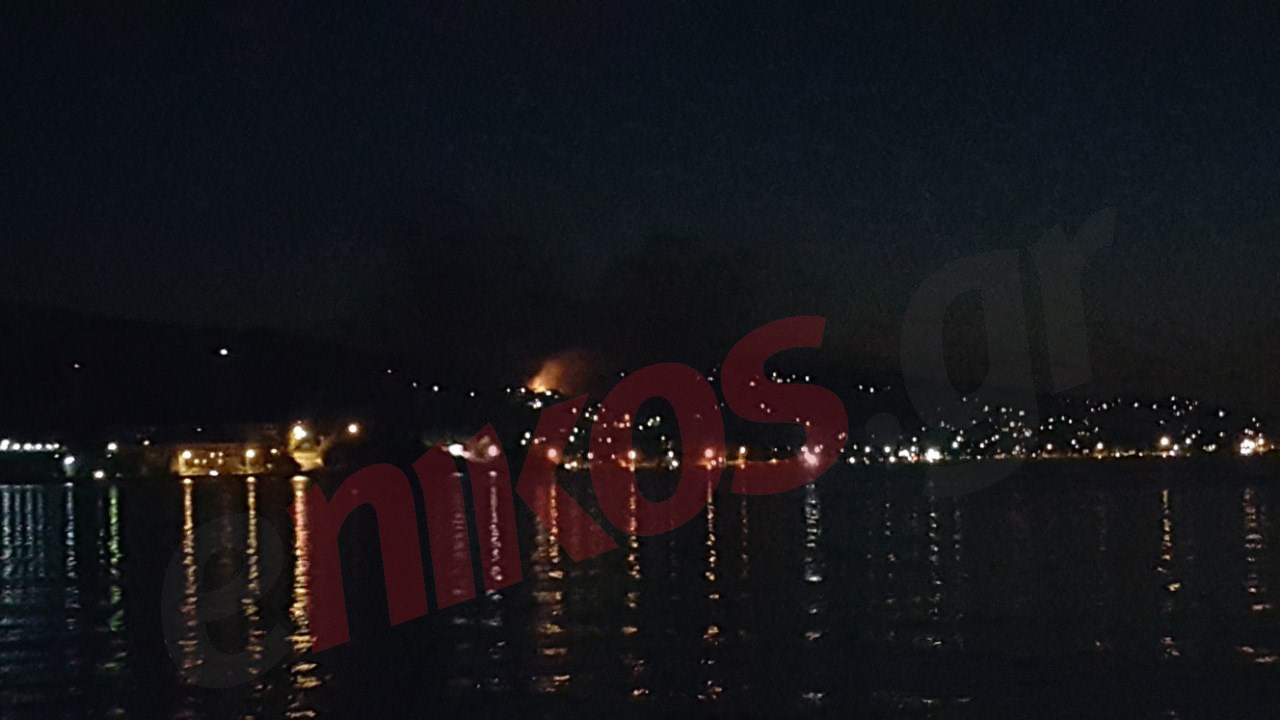 Μαίνεται η φωτιά στους Αγίους Αποστόλους – ΦΩΤΟ αναγνώστη