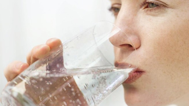 Απλοί τρόποι ενυδάτωσης μέσα στον καύσωνα