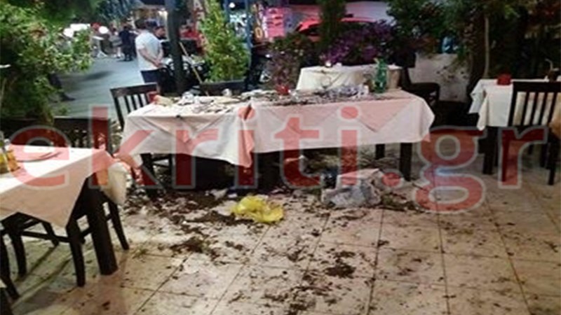 “Γουρούνα” εισέβαλε σε εστιατόριο – Τρεις τραυματίες – ΦΩΤΟ