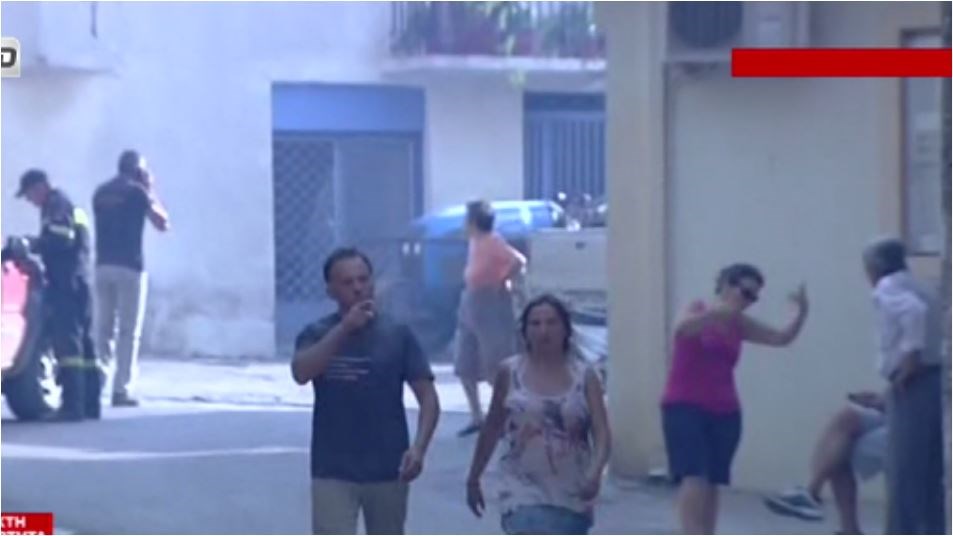 Συγκλονιστικές εικόνες από το χωριό Περιστέρι – Οι κάτοικοι αρνούνται να φύγουν – ΒΙΝΤΕΟ