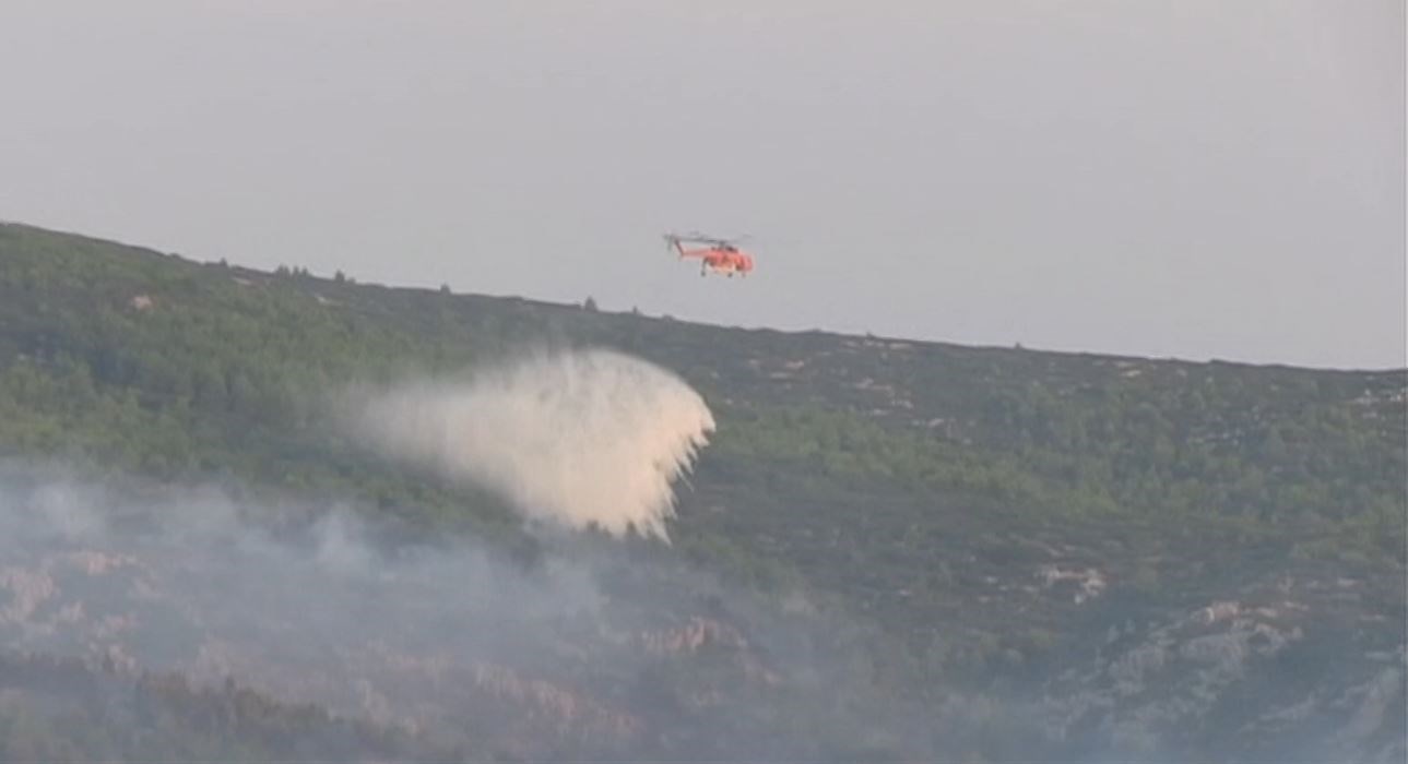 Χωρίς ενεργό μέτωπο η φωτιά στο Καπανδρίτι – ΤΩΡΑ