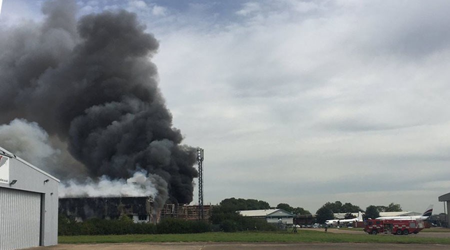 Οι πρώτες εικόνες από το σημείο της έκρηξης κοντά στο αεροδρόμιο του Έσσεξ – ΦΩΤΟ