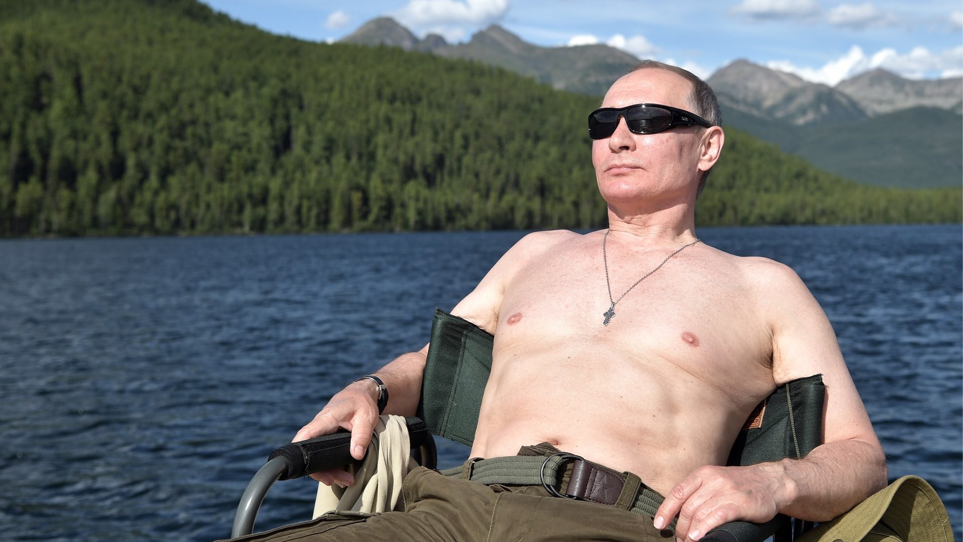Κάν’το όπως ο… Πούτιν – Ρώσοι φωτογραφίζονται ημίγυμνοι μιμούμενοι τον Πρόεδρό τους – ΦΩΤΟ
