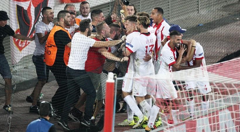 Έξαλλοι πανηγυρισμοί από τους παίκτες του Ολυμπιακού για τη μεγάλη ανατροπή – ΦΩΤΟ