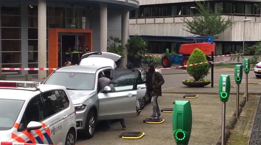 Οι πρώτες εικόνες από την ομηρία στην Ολλανδία – ΒΙΝΤΕΟ