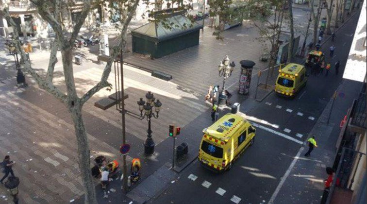 Έντρομοι τρέχουν οι πολίτες στο κέντρο της Βαρκελώνης – ΒΙΝΤΕΟ