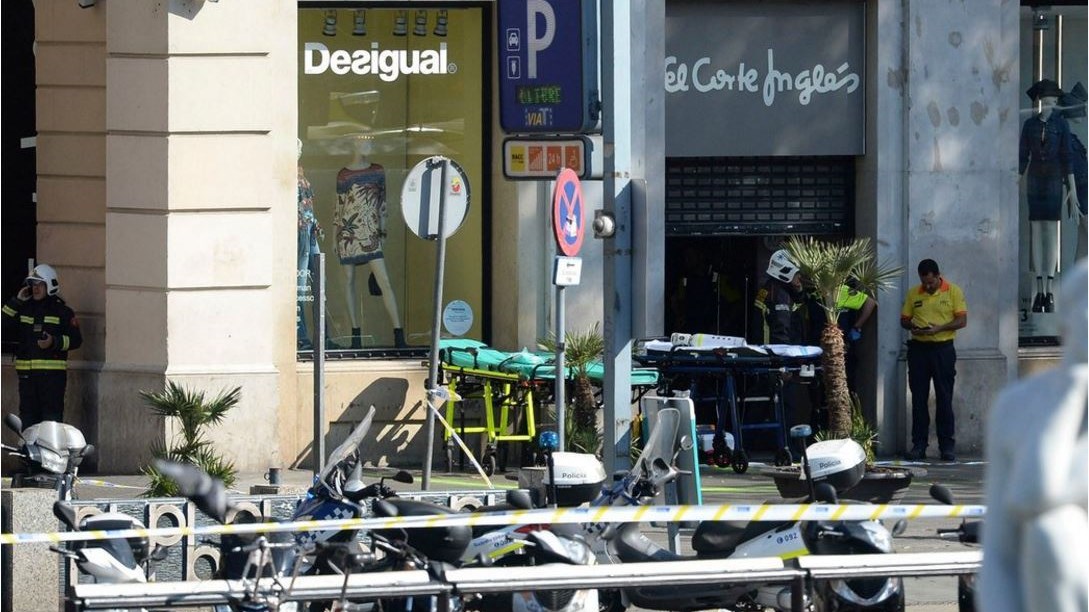 Νέες εικόνες από το τρομοκρατικό χτύπημα στη Βαρκελώνη – ΦΩΤΟ
