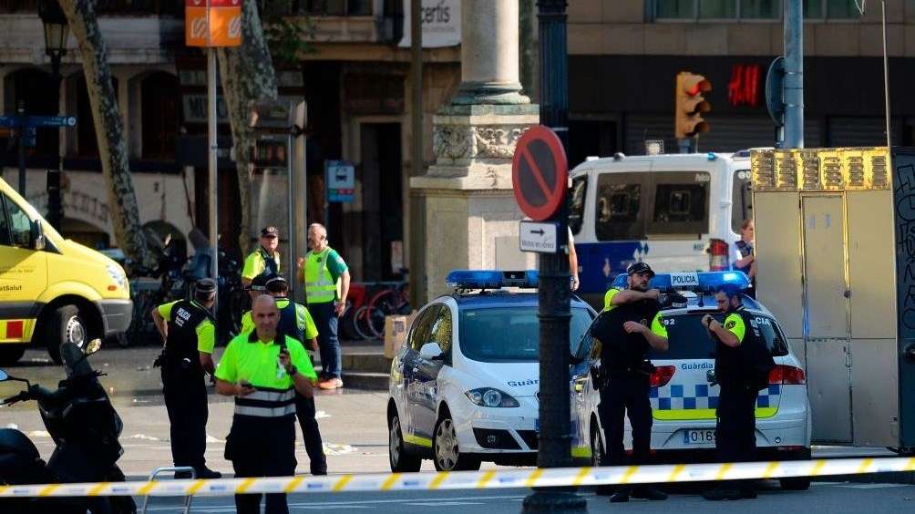 Βρέθηκε το δεύτερο φορτηγάκι που αναζητούσε η αστυνομία μετά την επίθεση στη Βαρκελώνη – ΤΩΡΑ