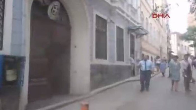 Φωτιά ξέσπασε στο ελληνικό προξενείο στην Κωνσταντινούπολη – ΦΩΤΟ