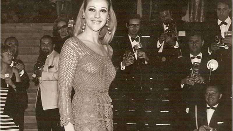 Η εμφάνιση της Λάσκαρη στις Κάννες που άφησε εποχή – ΦΩΤΟ