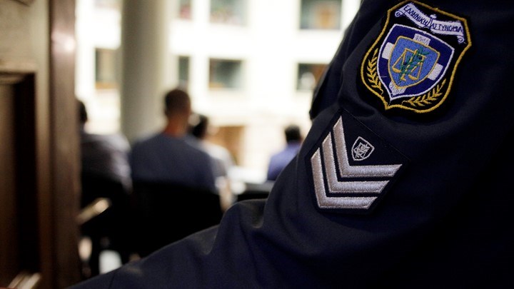 Βρέθηκε ασύλληπτο ποσό και όπλα στο σπίτι του επιχειρηματία που απείλησε τους εφοριακούς