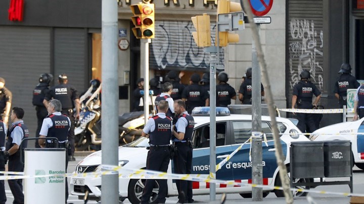 Συγκλονίζουν οι προσωπικές ιστορίες των θυμάτων της τρομοκρατικής επίθεσης στη Βαρκελώνη – ΒΙΝΤΕΟ