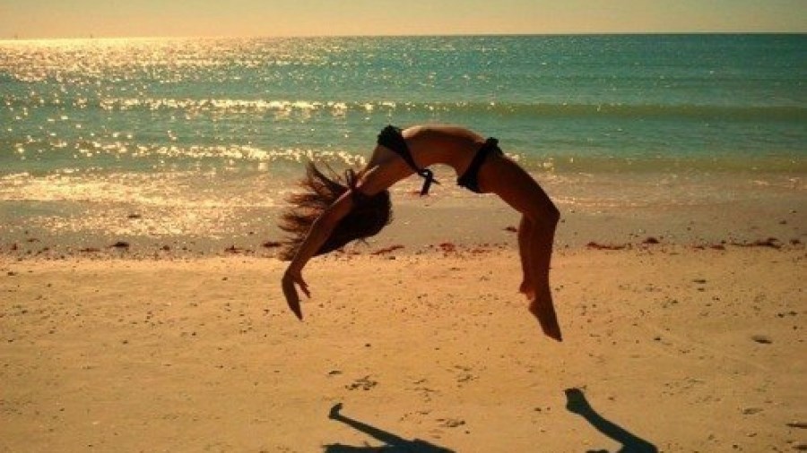 Γυμναστείτε στην παραλία