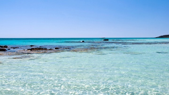 Μια ελληνική παραλία στις 11 πιο πολύχρωμες παραλίες στον κόσμο