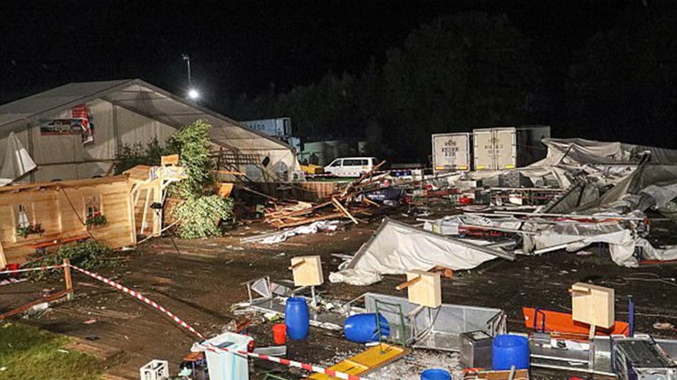 Καταιγίδα διέλυσε υπαίθρια μπυραρία – Δύο νεκροί και 120 τραυματίες – ΒΙΝΤΕΟ