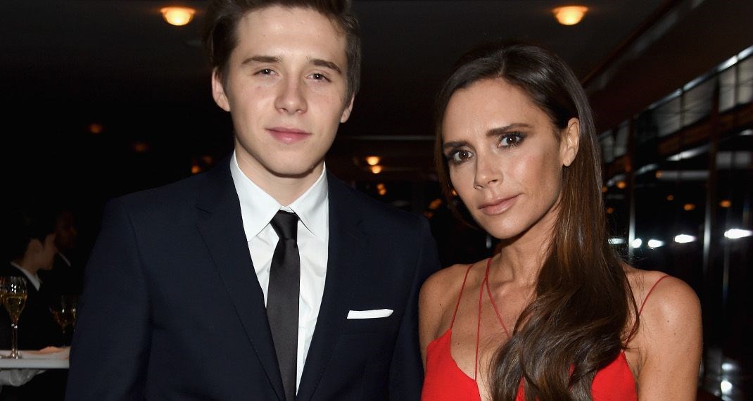 Θα μπορούσε να είναι Ελληνίδα μάνα – Η Βικτόρια Μπέκαμ στέλνει το γιο της για σπουδές και κλαίει – ΦΩΤΟ