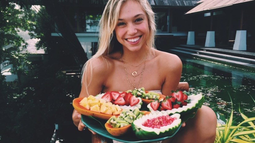 8 καλοκαιρινές τροφές για όμορφο δέρμα