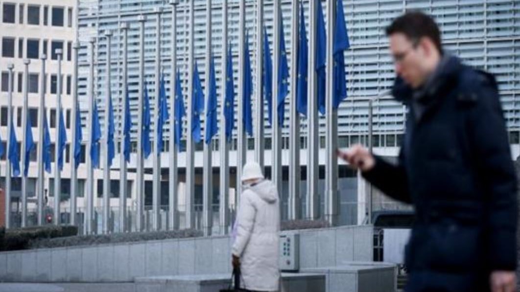 Ποιους ενόχλησε η τοποθέτηση Κοντονή για «κομμουνισμό και ναζισμό» – Το ελληνικό «όχι» και οι ευρω-αντιδράσεις