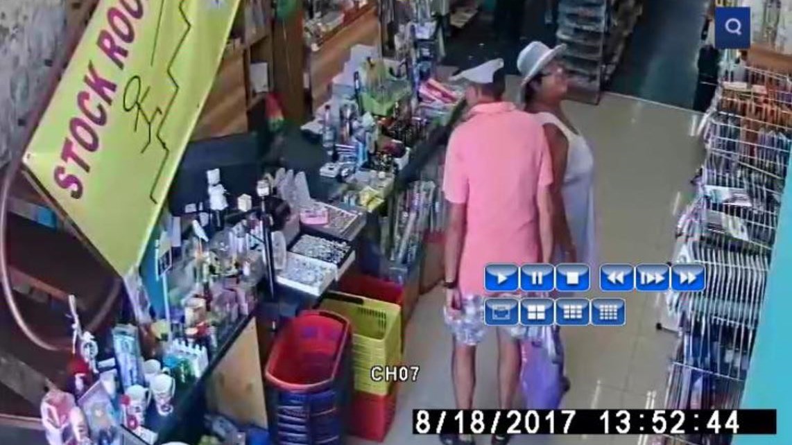 Γάλλοι τουρίστες κλέβουν ταμειακή μηχανή στο Ρέθυμνο – ΒΙΝΤΕΟ