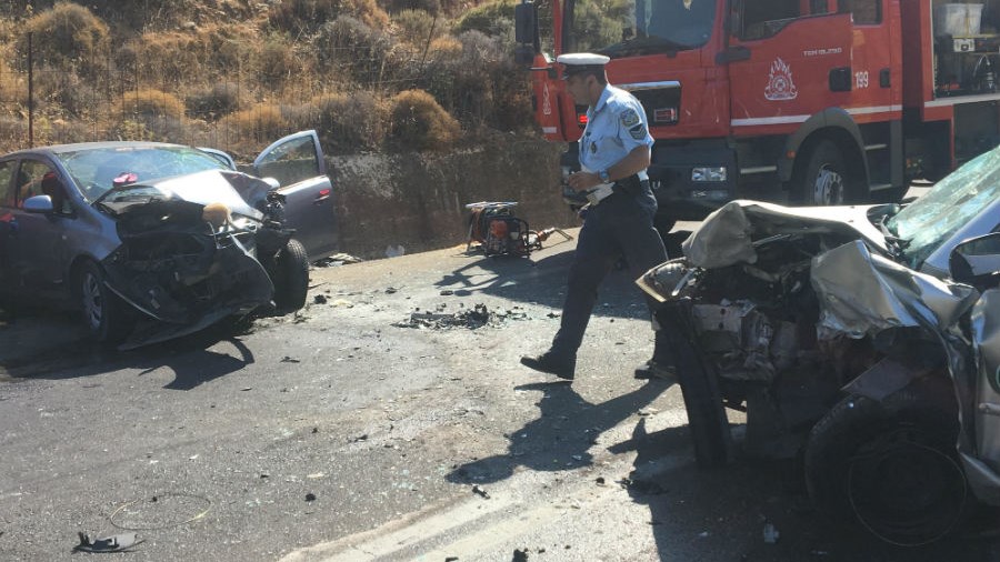 Σοβαρό τροχαίο με πέντε τραυματίες στην Κρήτη – ΒΙΝΤΕΟ – ΦΩΤΟ
