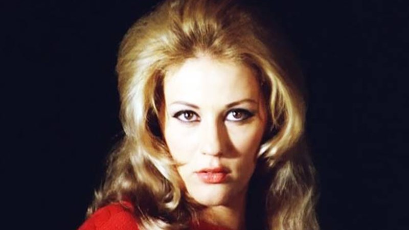 Ζωή Λάσκαρη: Το αγαπημένο “παιδί” της Φίνος Φιλμ – ΒΙΝΤΕΟ