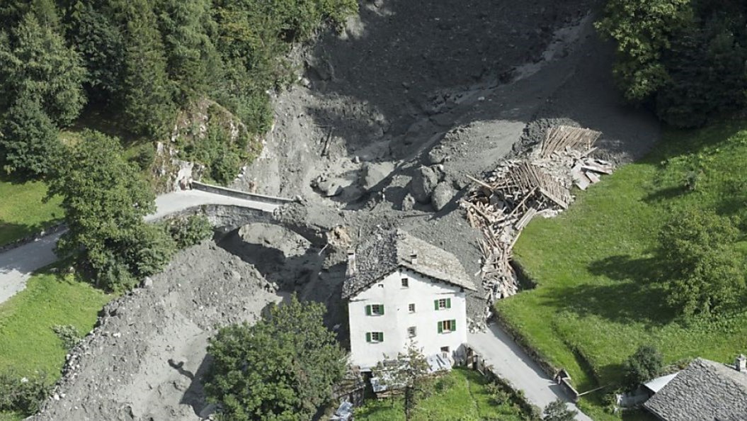 Οκτώ άνθρωποι αγνοούνται έπειτα από κατολίσθηση στην Ελβετία – ΒΙΝΤΕΟ