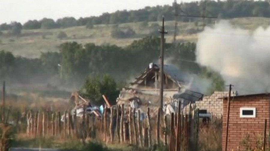 ΒΙΝΤΕΟ που σοκάρει – Τρομοκράτες ανατινάζονται για να μην τους πιάσει η αστυνομία