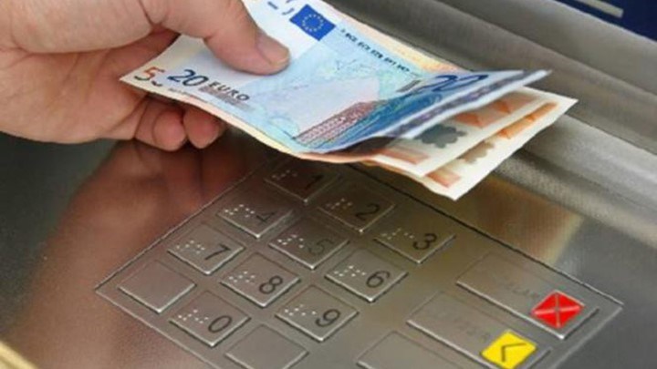 Capital Controls: Τι αλλάζει από 1η Σεπτεμβρίου στις αναλήψεις μετρητών