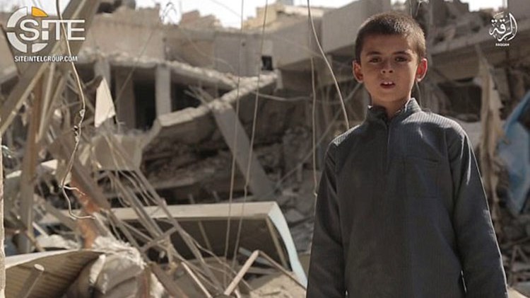 Σοκάρει το νέο βίντεο του ISIS – 10χρονος απειλεί τον Τραμπ – ΒΙΝΤΕΟ