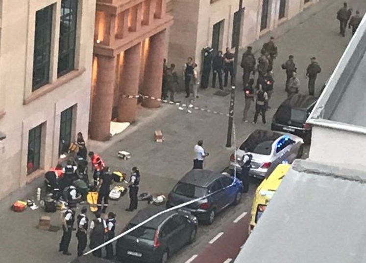Βελγικές αρχές: Τρομοκρατική ενέργεια η επίθεση στους στρατιώτες – Ο δράστης φώναζε «Αλλάχου Άκμπαρ»