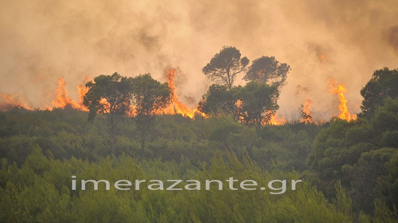 Συνεχίζεται η μάχη με τις φλόγες στη Ζάκυνθο – Κοντά σε μοναστήρι η φωτιά