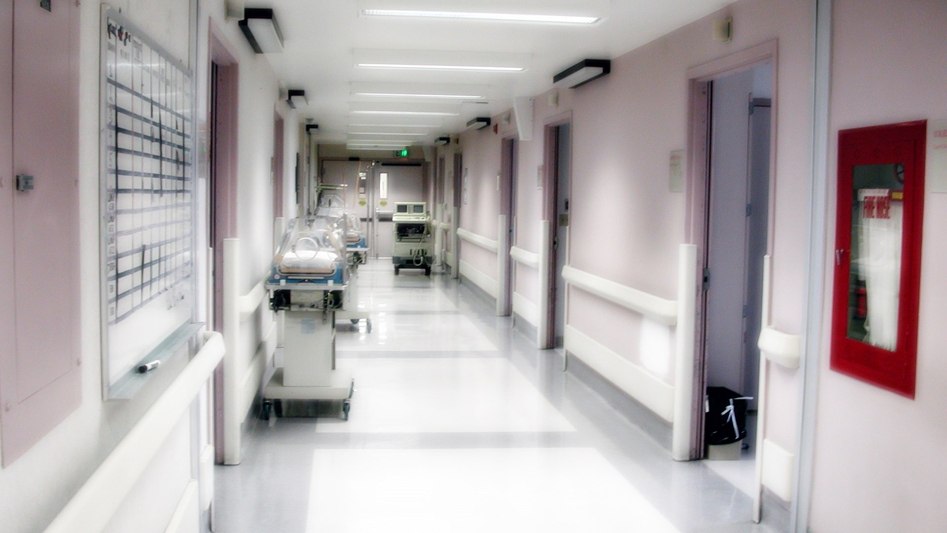 Νοσηλευτής θεωρείται ύποπτος για τουλάχιστον 84 φόνους