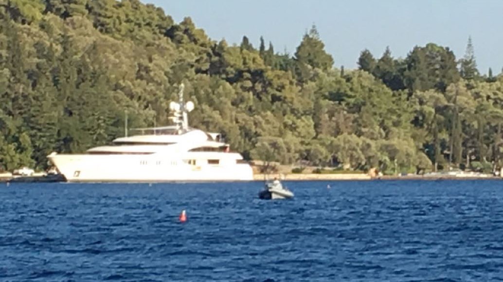 Η θαλαμηγός του Ριμπολόβλεφ στον Σκορπιό – ΦΩΤΟ – ΒΙΝΤΕΟ