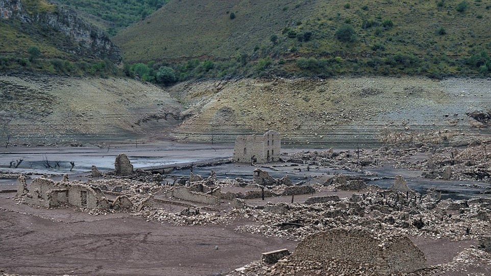Βυθισμένη ισπανική πόλη αναδύεται μία φορά τον χρόνο
