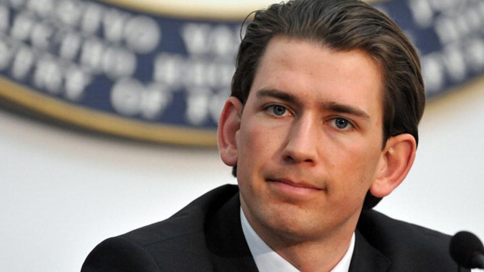 Κουρτς: Απαραίτητοι οι συνοριακοί έλεγχοι όσο συνεχίζονται οι προσφυγικές ροές