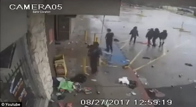 ΗΠΑ: Απαγόρευση νυκτερινής κυκλοφορίας στο Χιούστον για να αποφευχθούν λεηλασίες και ληστείες – ΦΩΤΟ ΚΑΙ ΒΙΝΤΕΟ