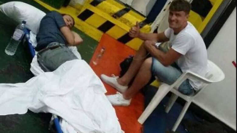 Η ΠΟΕΔΗΝ καταγγέλλει: Τουρίστας διακομίστηκε τραυματισμένος σε… γκαράζ πλοίου – ΦΩΤΟ
