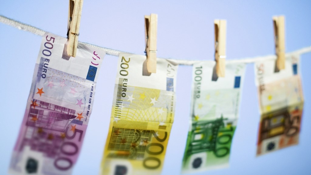 Παγκόσμια πρωταθλήτρια η Ελλάδα στην παραοικονομία: «Μαύρα» ένα στα 5 ευρώ