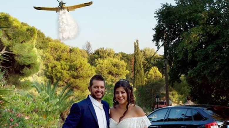 “Καυτός” γάμος στην Κεφαλονιά – Νύφη και γαμπρός φωτογραφήθηκαν με φόντο τα… πετζετέλ