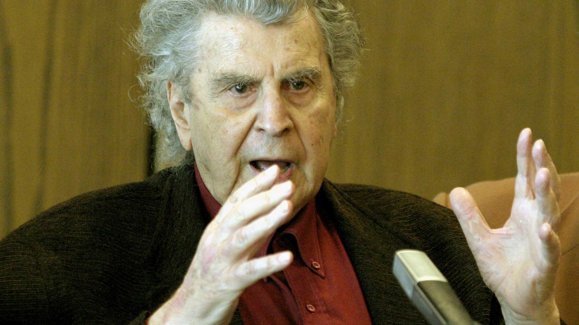 Μίκης Θεοδωράκης: Η κυβέρνηση ΣΥΡΙΖΑΝΕΛ θα μείνει στην ιστορία ως η πιο δεξιά της Ελλάδας από το 1831 έως σήμερα