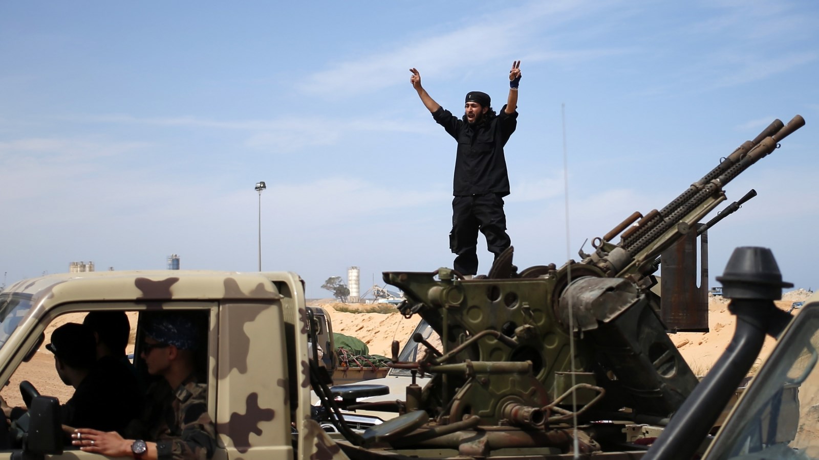 Λιβύη: Τέσσερις νεκροί στρατιώτες σε επίθεση αυτοκτονίας του ISIS
