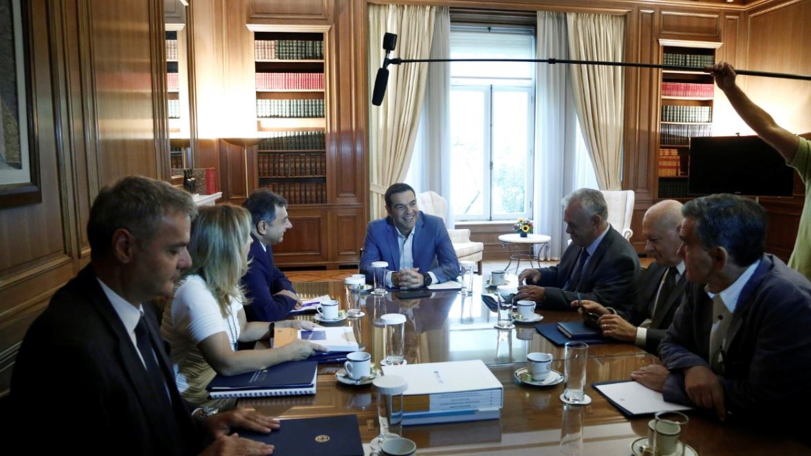 Τσίπρας: Να ξαναχτιστεί η μικρομεσαία επιχείρηση σε πιο υγιή βάση – ΦΩΤΟ