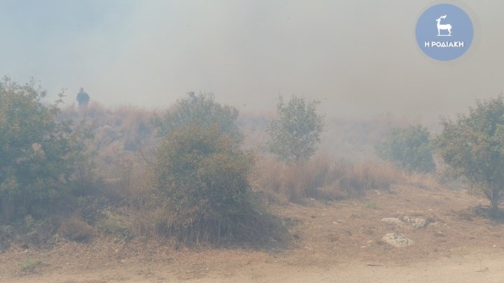 Μαίνεται η πυρκαγιά στη Ρόδο – ΒΙΝΤΕΟ