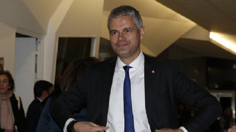Γάλλος βουλευτής έβαψε τα μαλλιά του γκρίζα για να γίνει πρόεδρος του δεξιού κόμματος – ΒΙΝΤΕΟ