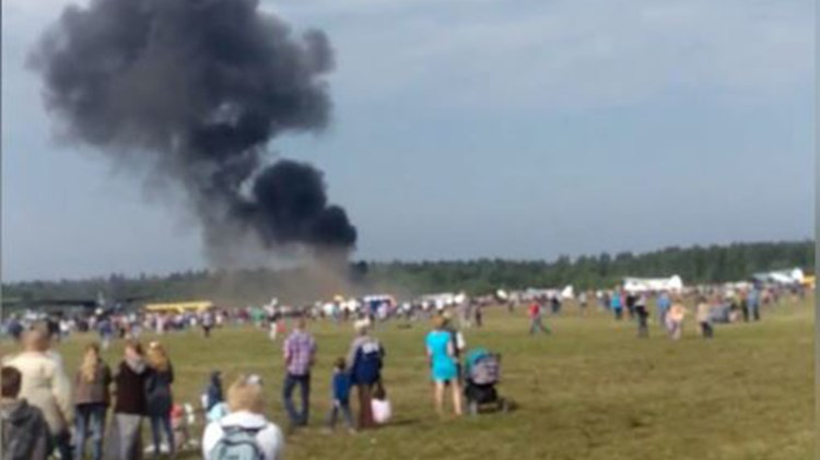 Συντριβή αεροσκάφους στη Μόσχα – Δύο νεκροί – ΒΙΝΤΕΟ