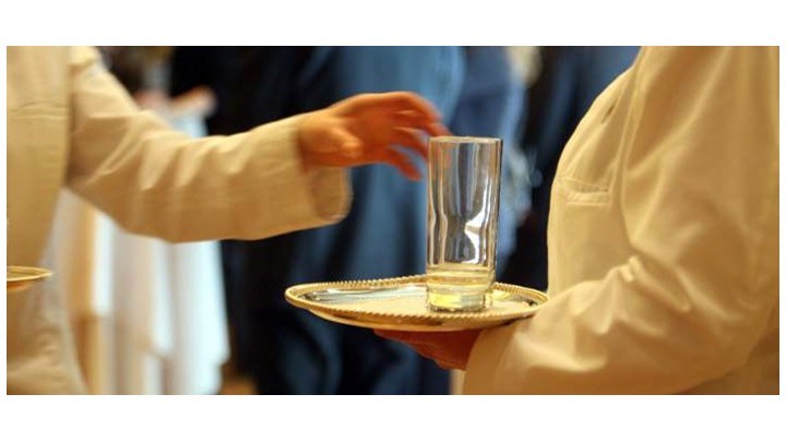 Λαρισαίος επιχειρηματίας έδωσε μπόνους 18.000 ευρώ στους υπαλλήλους του