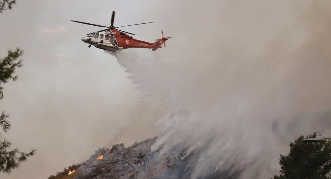 Συνεχίζεται η κατάσβεση της φωτιάς στο Λος Άντζελες